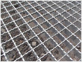 鋸齒踏步板 格柵踏步板 防滑踏步板安裝